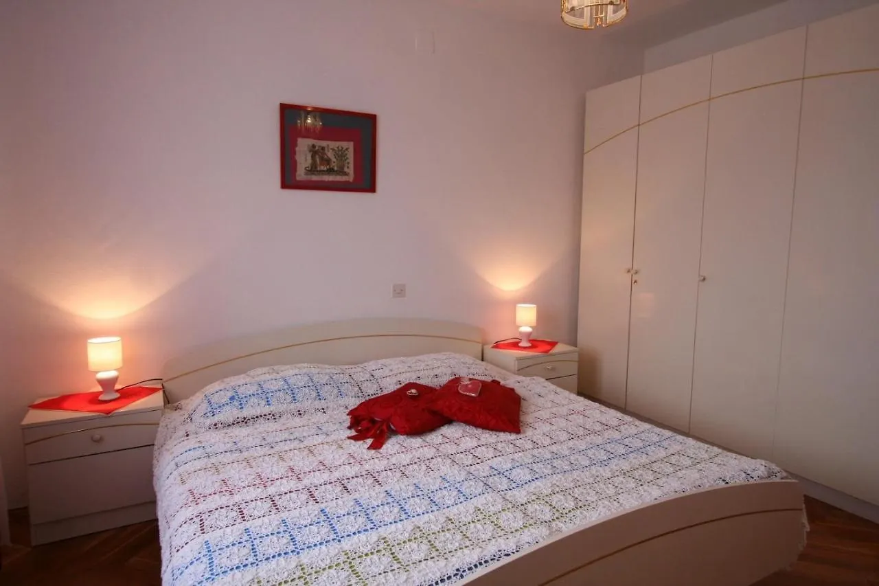 Apartment In Silo/Insel Krk 14599