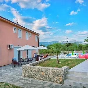 Kuk Apartman