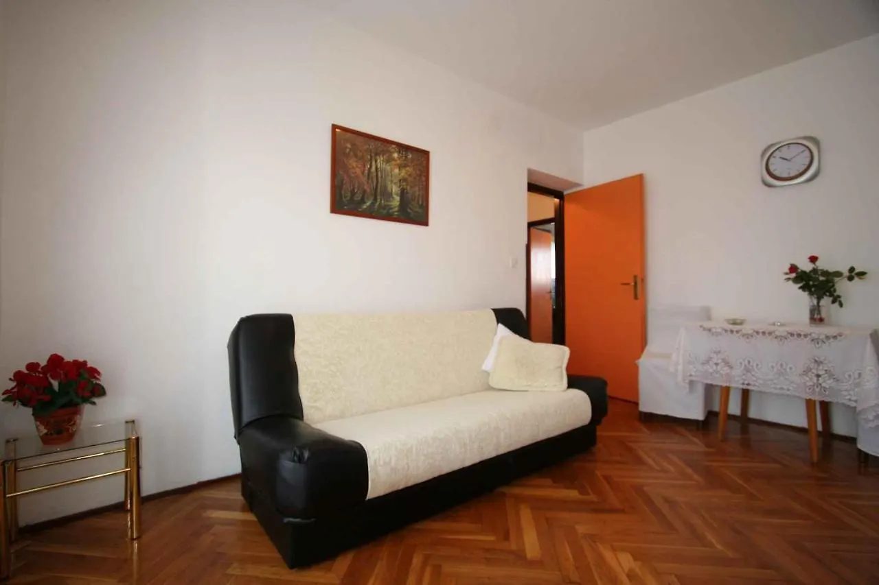 Apartment In Silo/Insel Krk 14599