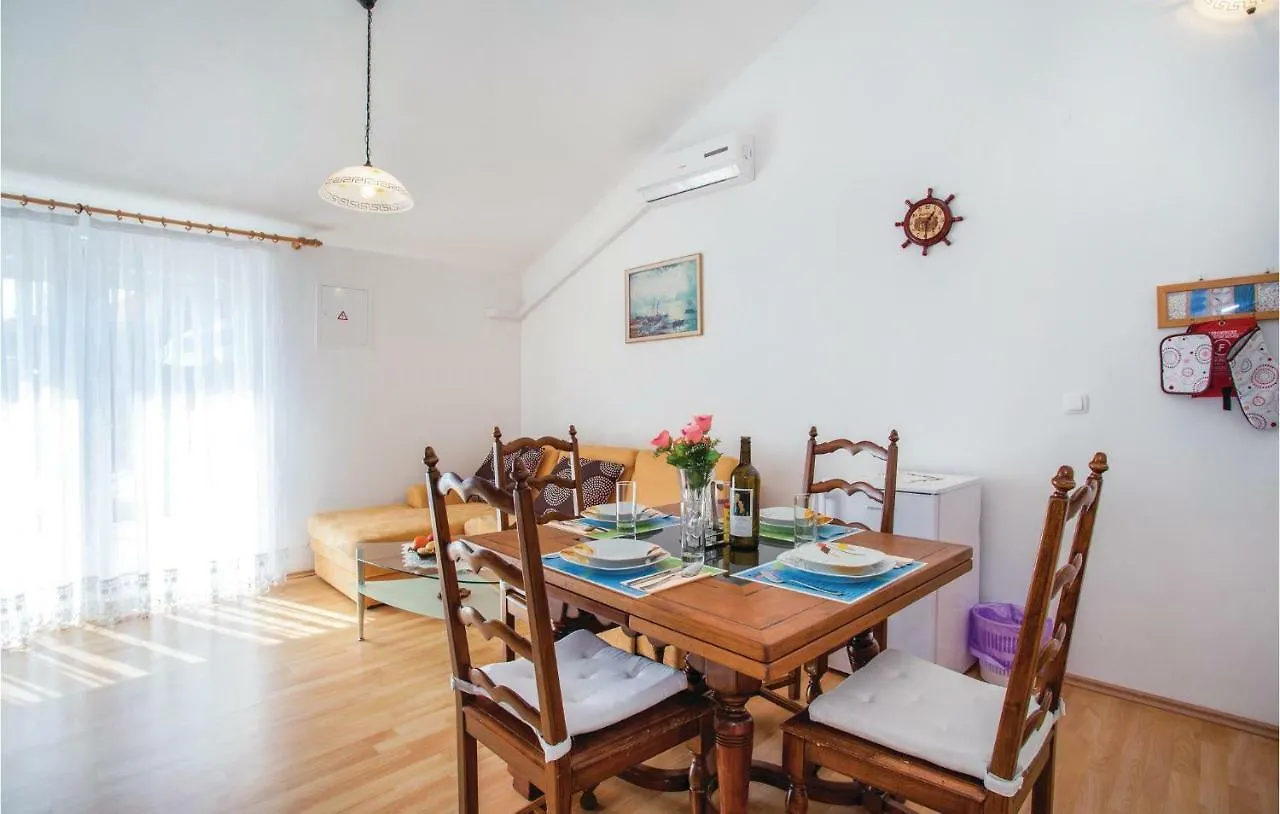 Apartment In Silo/Insel Krk 14599