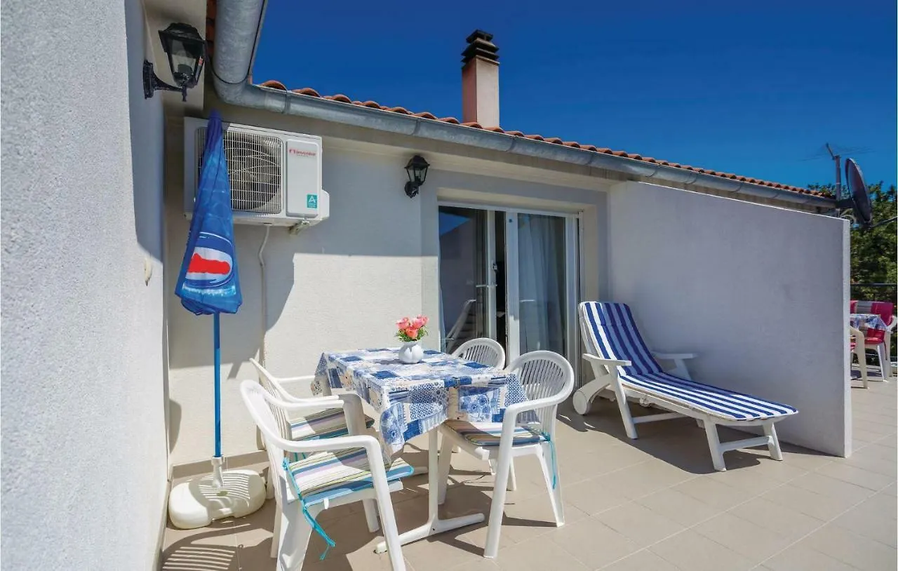 Apartment In Silo/Insel Krk 14599